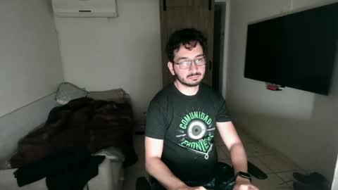 luis_flr online show from February 14, 4:37 am