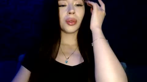 luisa lovedom online show from June 12, 7:02 pm