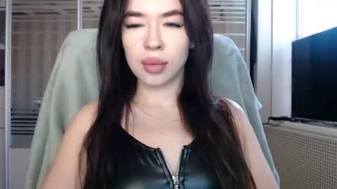 luisa lovedom online show from October 20, 8:52 am