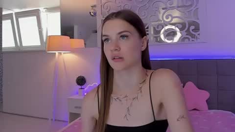 LuisaClover online show from June 20, 12:22 pm
