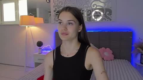 LuisaClover online show from July 25, 12:47 pm