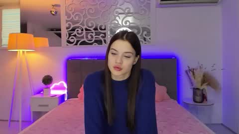 LuisaClover online show from January 13, 1:30 pm