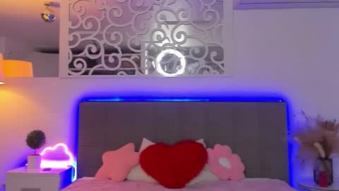 LuisaClover online show from February 22, 2:09 pm