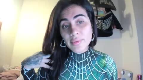 Luisa Monsters online show from December 6, 10:57 pm