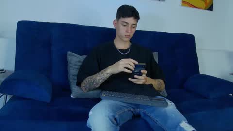 Snapshot of luke_savagge chatting on October 12, 4:49 am Luke online show from October 12, 4:49 am