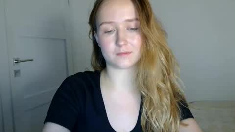 Lulu Baby18 online show from February 13, 9:18 pm