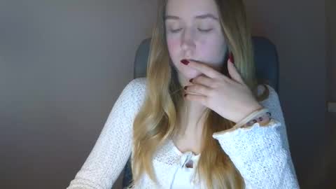 Lulu Baby18 online show from January 7, 8:25 pm