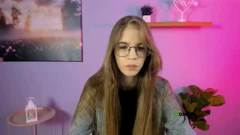 lulu_fly_ online show from November 10, 7:38 pm