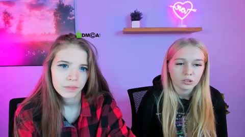 lulu_fly_ online show from October 23, 9:22 am