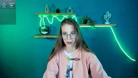 lulu_fly_ online show from November 21, 9:51 am