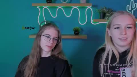 lulu_fly_ online show from October 24, 10:05 am