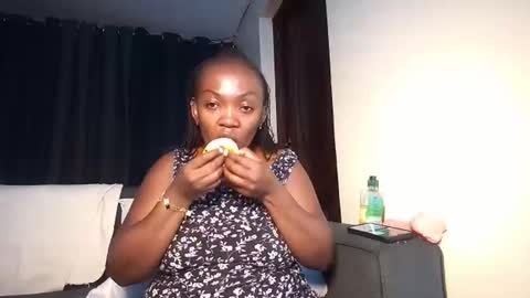 lulu_sparks1 online show from December 23, 3:34 am