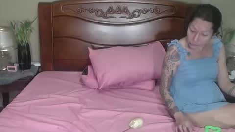 lulu_wild online show from March 20, 11:59 am