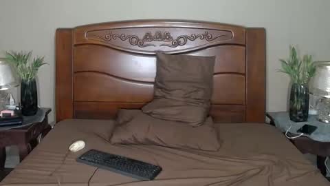 lulu_wild online show from November 3, 11:17 pm