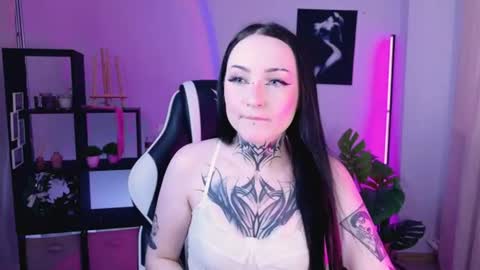 lulumayson online show from August 5, 9:39 am