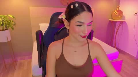 L U M A online show from October 2, 2:43 am