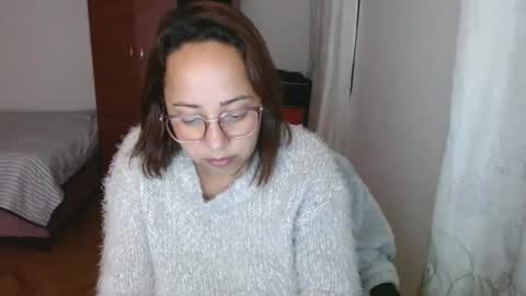 Snapshot of lumi_84 chatting on February 14, 4:15 am LUMI online show from February 14, 4:15 am