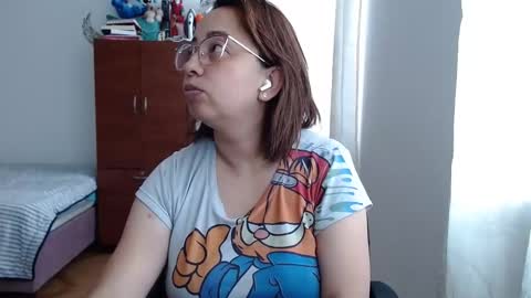 Snapshot of lumi_84 chatting on February 9, 12:19 pm LUMI online show from February 9, 12:19 pm