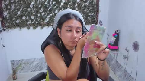 Luna  online show from December 2, 9:35 pm