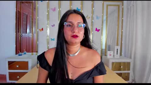 Luna  online show from September 16, 8:01 pm