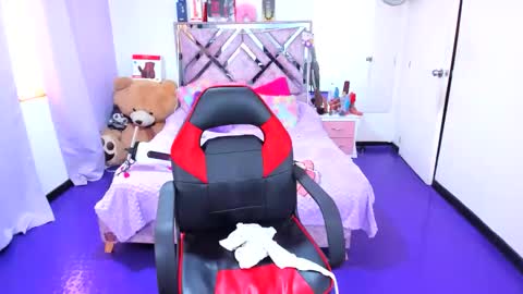 luna_analya online show from April 9, 1:50 pm