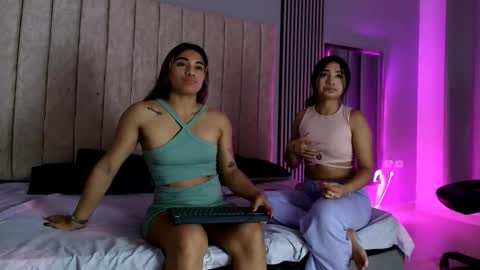 Snapshot of luna_and_banji chatting on September 14, 4:04 am luna and banji online show from September 14, 4:04 am