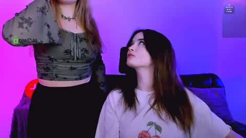 luna_berryy online show from June 11, 12:32 am