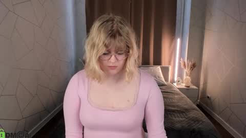 luna online show from March 18, 1:11 am