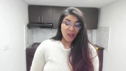 Snapshot of luna_dumont chatting on October 21, 11:48 am luna online show from October 21, 11:48 am