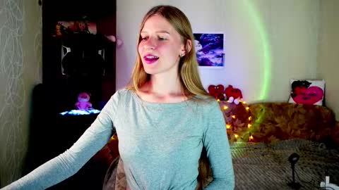 Snapshot of luna_evan chatting on September 12, 9:22 am luna_evan online show from September 12, 9:22 am