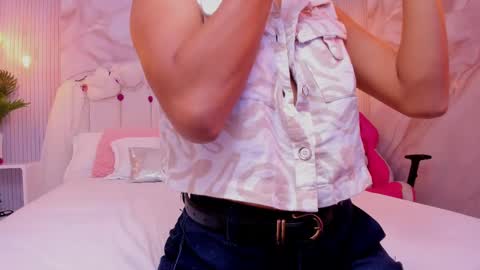 luna_hot_ass online show from September 18, 10:47 pm