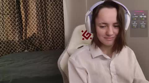 luna_loveeee online show from October 2, 4:55 am