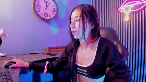 Luna Rosse  online show from March 21, 1:38 pm