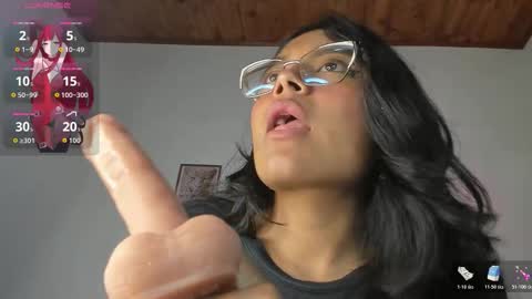 luna_velveth1 online show from March 14, 3:10 am