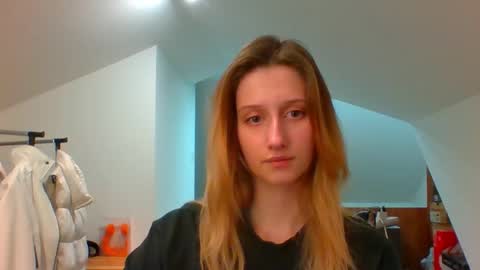 L U N A  online show from December 13, 3:00 pm