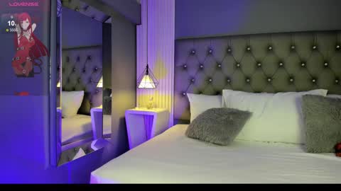 Luna  online show from December 1, 5:11 pm