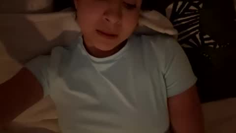 lunaloopzz online show from April 4, 3:46 am