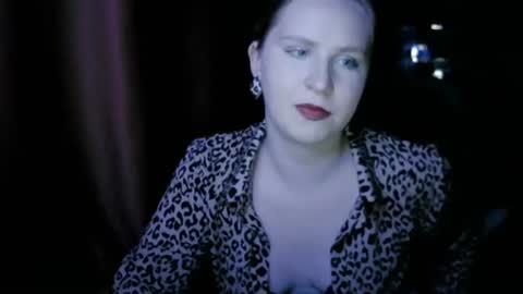 lunamystique_ online show from July 12, 8:12 pm
