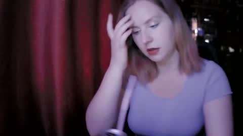lunamystique_ online show from July 9, 1:59 pm