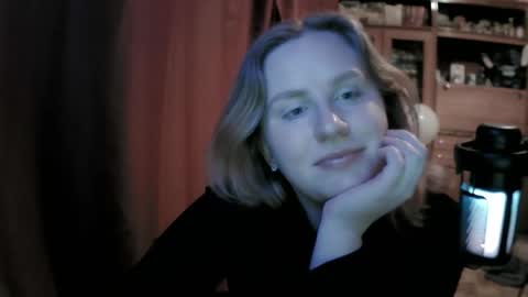 lunamystique_ online show from April 9, 7:08 pm