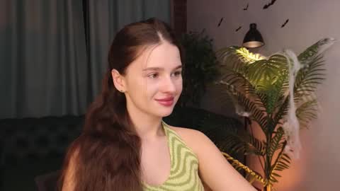 lunaolivia_ online show from October 29, 1:02 pm