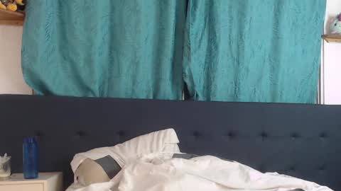 Julieth  online show from January 6, 1:20 am