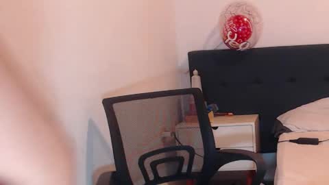 Julieth  online show from December 4, 2:47 am