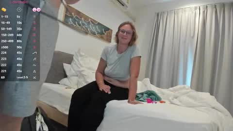 LunaPearl   online show from October 29, 6:59 am