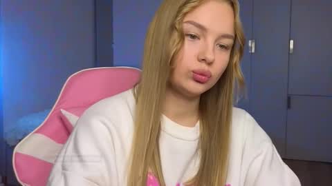 Luna online show from November 9, 2:53 pm