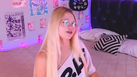 lunariafox online show from July 28, 3:21 pm
