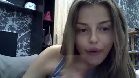 Luna  online show from October 23, 6:20 pm