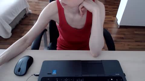 lunavibe_ online show from June 10, 11:53 am