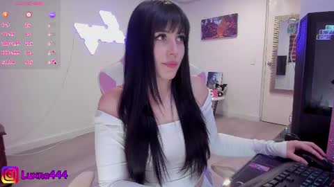   online show from August 3, 7:31 pm