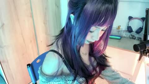 lunivyra online show from June 17, 3:39 pm